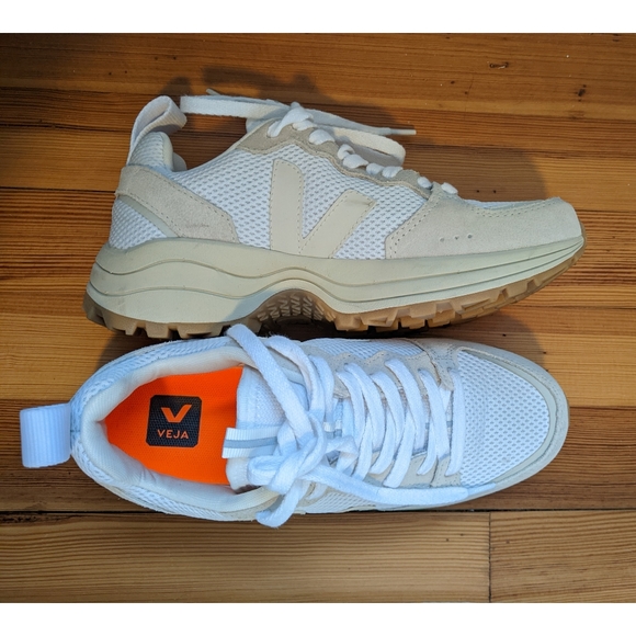 Veja venturi sneakers size 7 - Picture 1 of 5